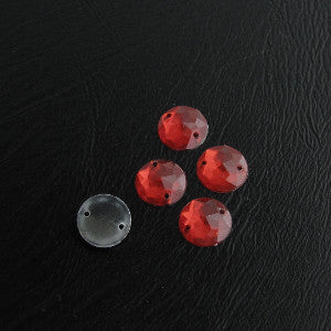 Ommeltava strassi, pyöreä, 16x4,5mm, punainen