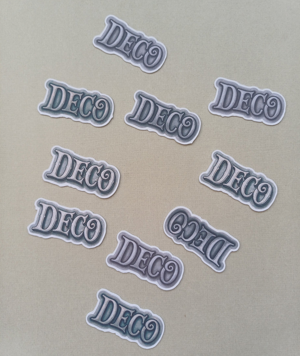 Pikkupeikon tekstileikkeet: DECO