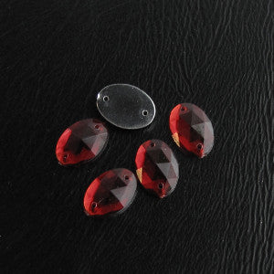 Ommeltava strassi, fasettiovaali 14x10mm, punainen