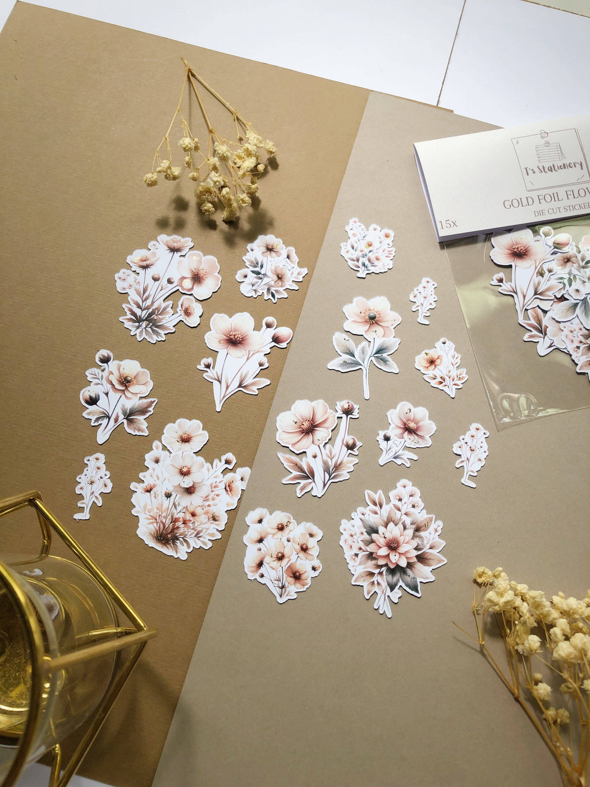 Beige Flowers w Gold Foil, 15kpl tarrapakkaus