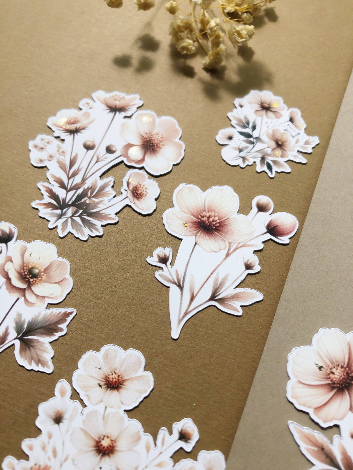 Beige Flowers w Gold Foil, 15kpl tarrapakkaus